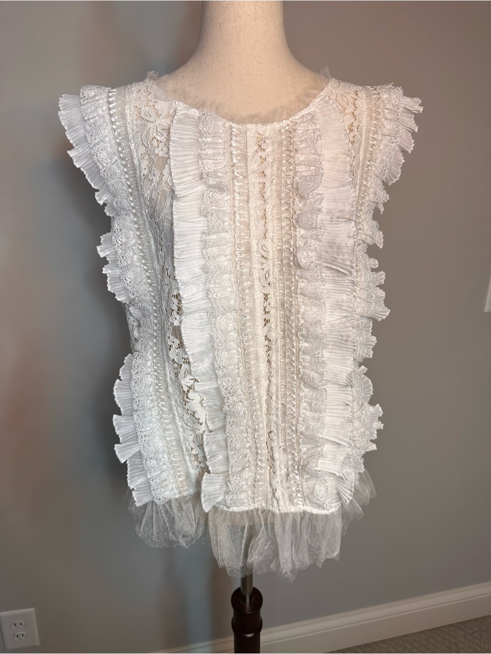 NWT POL sz S oversized beautiful sheer sleeveless tank blouse floral white